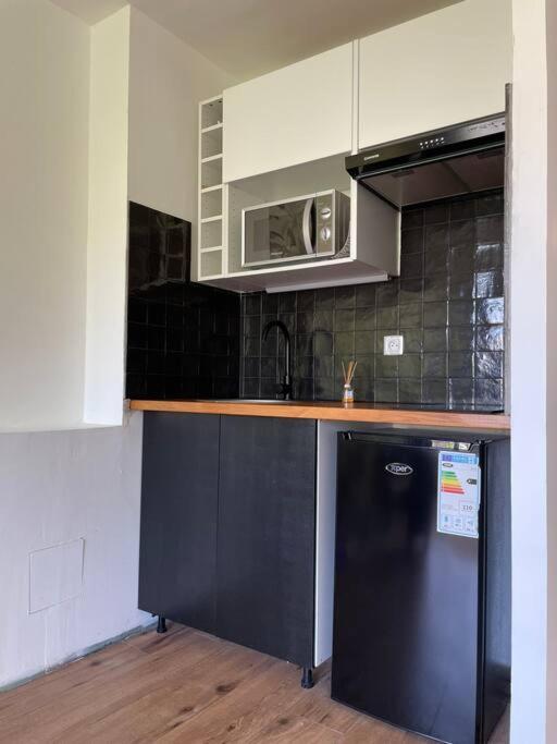 Tropical Vibes Apartment แซ็งต์-จีลส์-เลส์-แบ็งส์ ภายนอก รูปภาพ