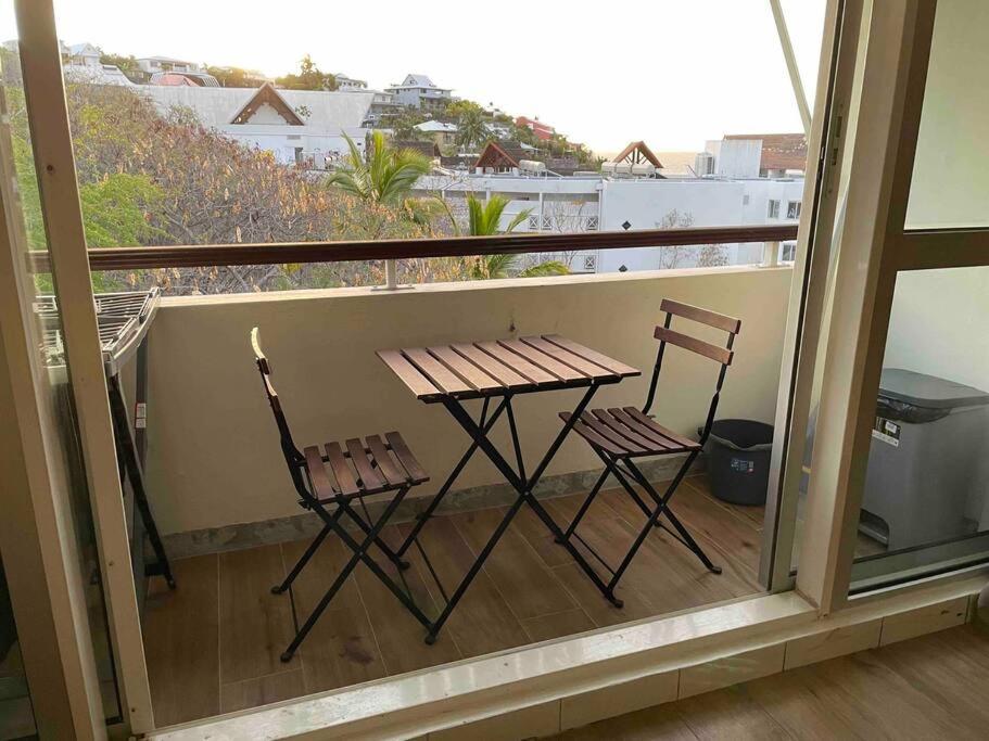 Tropical Vibes Apartment แซ็งต์-จีลส์-เลส์-แบ็งส์ ภายนอก รูปภาพ